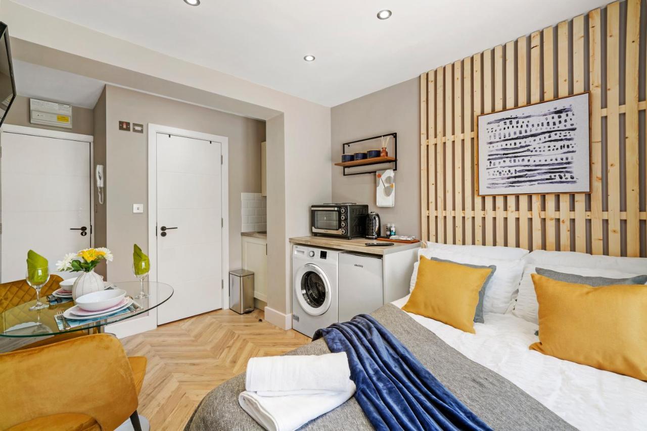 Boutique Heathrow Studio'S - Parking - Garden Apartment Harmondsworth Exterior photo