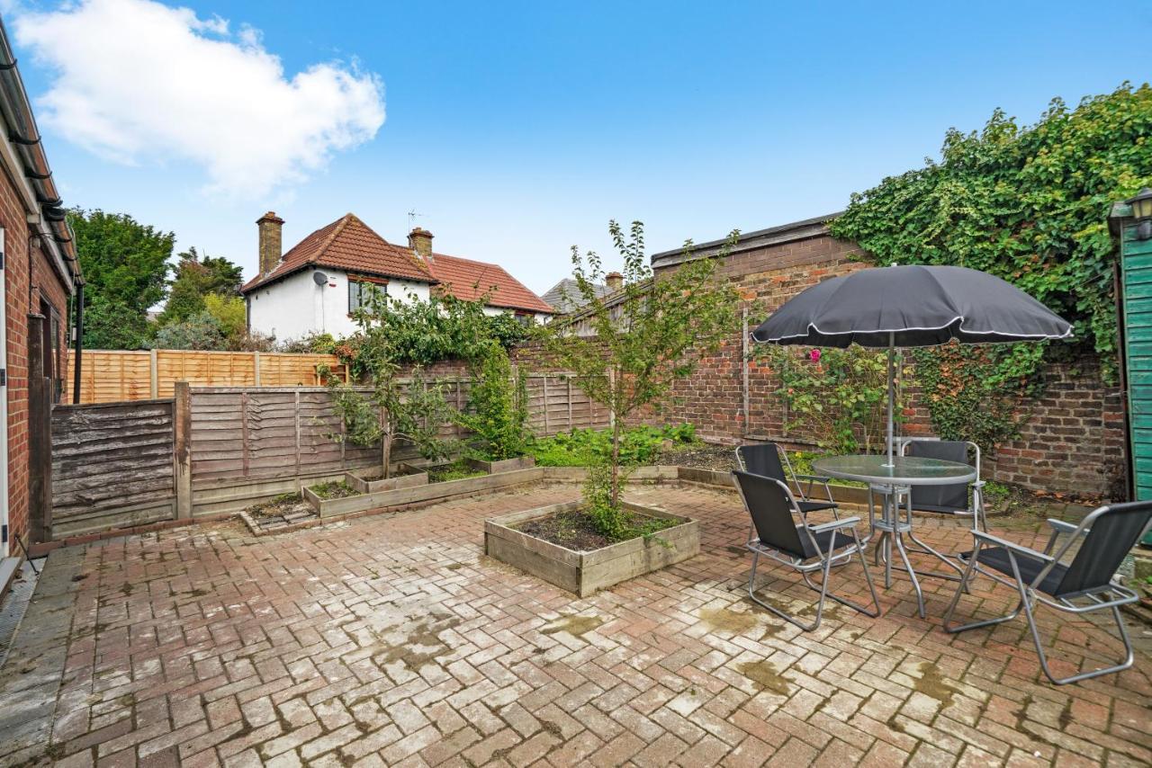 Boutique Heathrow Studio'S - Parking - Garden Apartment Harmondsworth Exterior photo