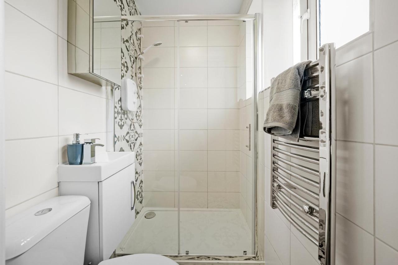 Boutique Heathrow Studio'S - Parking - Garden Apartment Harmondsworth Exterior photo
